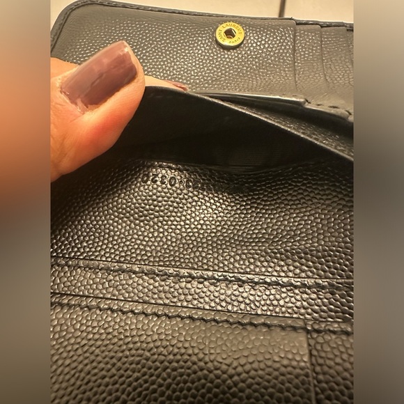 Yves Saint Laurent Black Wallet Chevron Quilting Gold Logo - Picture 4 of 16